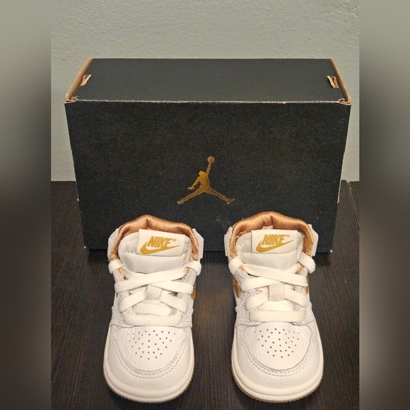 Nike Jordan 1 Retro High Top OG White N Gold 2c - Picture 5 of 9